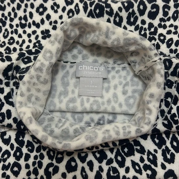 Chico’s Turtleneck Sleeveless Sweater Leopard Print size 1 NWT - Picture 7 of 10